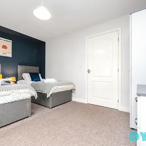 Bayview - 2 Bed With Parking - Long Discounts - By Dyzyn Apartment Cardiff